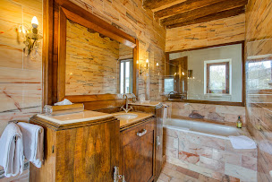 Photo n°5 de LA FAUCONNERIE DU ROY à Montainville (Gîte)