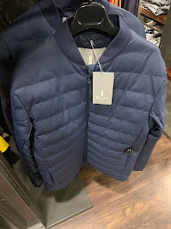 Photo n°29 de MADE IN DE à Cesson-Sévigné (Magasin de vêtements pour jeunes)