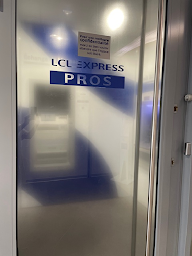 Photo n°6 de LCL Banque et assurance à Pézenas (Banque d'épargne)