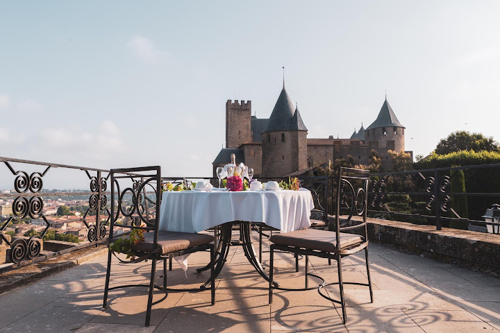 LA BARBACANE by null