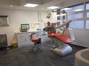 Photo n°2 de Docteur Kevin Amouyal, dentiste à Asnières-sur-Seine (Dentiste)