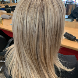 Photo n°27 de Hair&Light à La Rochelle (Salon de coiffure)