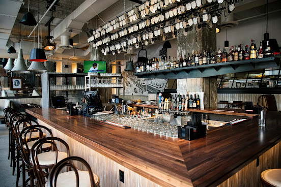 Central Kitchen + Bar by null