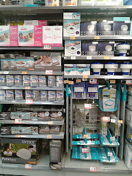 Photo n°12 de Centrakor / Zoé Confetti Cerisé à Cerisé (Magasin d'ameublement d'extérieur)