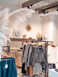 Photo n°2 de La Boutique de Betty Genas à Genas (Magasin de vêtements)