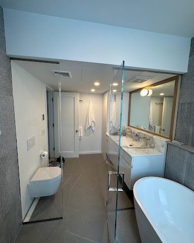 V-Y Glass and Mirror Services by null