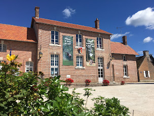 Photo n°1 de Mairie à Villeny (Hôtel de ville)