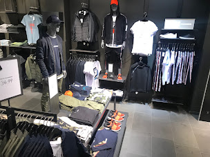 Photo n°8 de JACK & JONES à Taverny (Magasin de t-shirts)