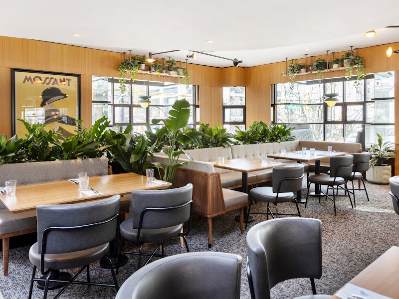 Earls Kitchen + Bar - Robson — photo