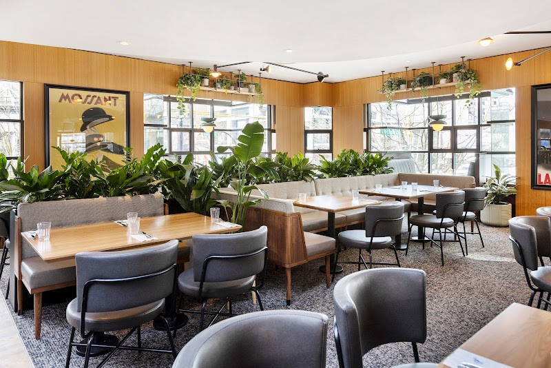Earls Kitchen + Bar - Robson