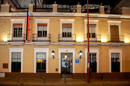 Noches en Triana C. Pagés del Corro, 53, 41010 Sevilla, España