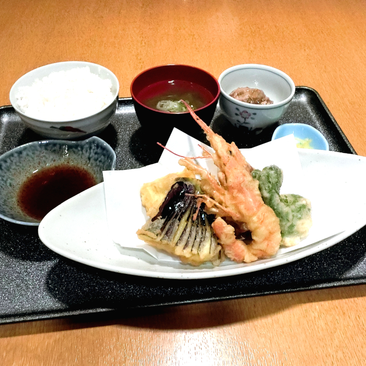 隠れ家食堂 麻生