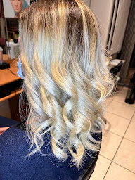 Photo n°7 de Delphine M. à Lagny-sur-Marne (Salon de coiffure)