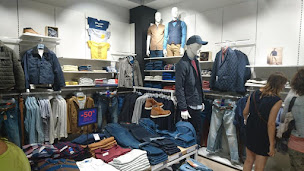 Photo n°33 de Jules Leers à Leers (Magasin de smokings)