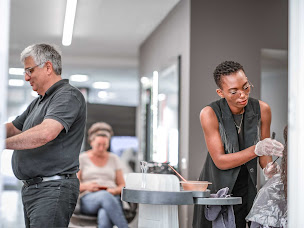 Photo n°21 de Mandji Coiffure à Albi (Salon de coiffure)
