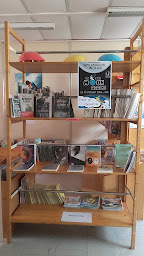 Photo n°9 de Bibliothèque de Charentilly à Charentilly (Bibliothèque municipale)