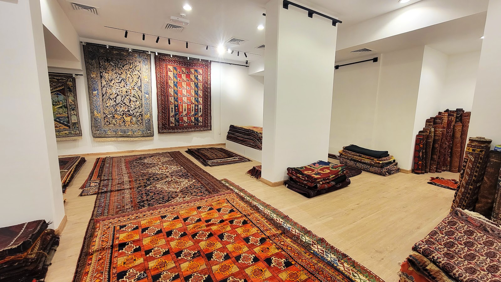 busat alreeh carpet | بساط الريح لتجارة سجاد الانتيكا - صورة 2