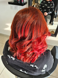 Photo n°38 de L'Atelier Du Coiffeur à Saint-Julien-de-l'Escap (Salon de coiffure)