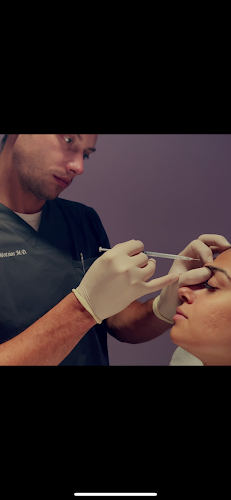 Αγίου Κωνσταντίνου 7, Πειραιάς 185 31