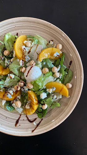 Канела бар и скара