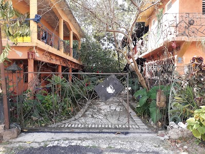 Photos of Cayuco Artes Pl&aacute;sticas