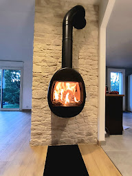 Photo n°3 de Jotul Brive - Brive Cheminées | Poêles & Cheminées Scandinaves à Saint-Pantaléon-de-Larche (Fournisseur d'équipements de chauffage)