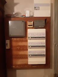 Photo n°1 de Domelec à Sainte-Mesme (Électricien)