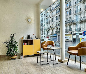 Photo n°18 de L'air de famille à Paris (Salon de coiffure)