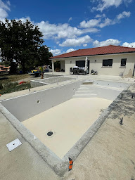 Photo n°8 de VH Maçonnerie à Pont-de-Chéruy (Société de construction de piscine)