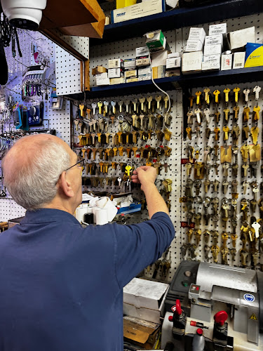 Manhattan Locksmiths Inc