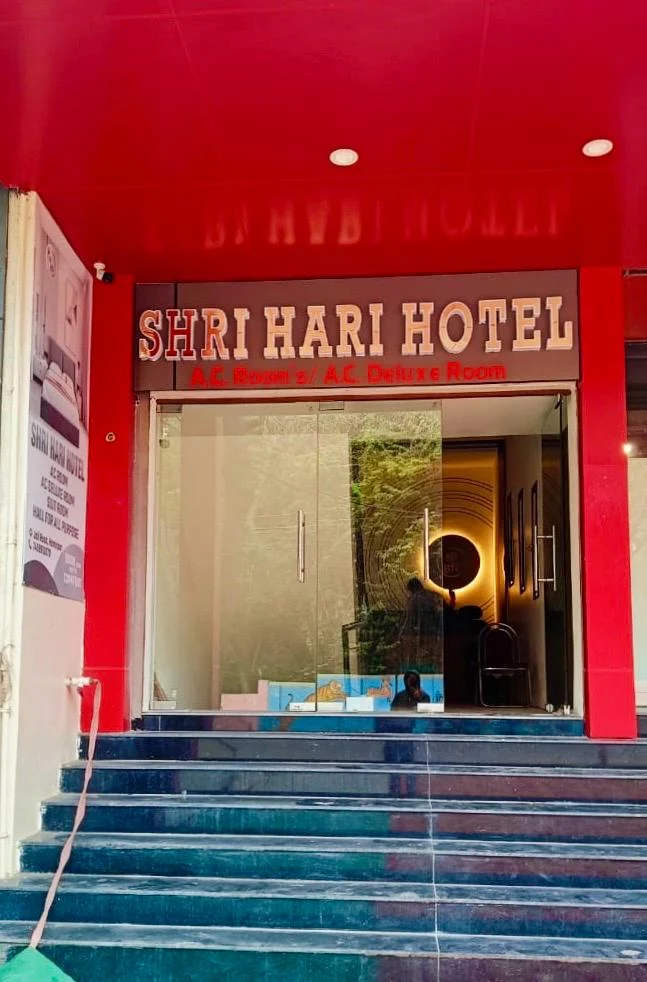 Shri Hari Hotel