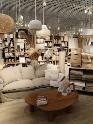 Photo n°17 de Maisons du Monde à Puget-sur-Argens (Magasin de canapés)