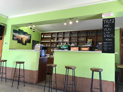 Mozi Cafe & Music Pub