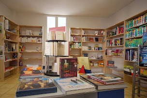 Photo n°18 de La petite marchande de Prose à Sainte-Savine (Magasin de fournitures de bureau)