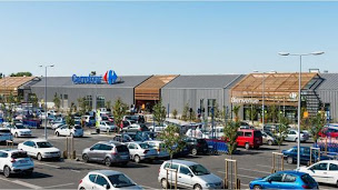 Photo n°2 de Centre Commercial Carrefour Bourges Coeur de Marais à Bourges (Boutique de cigarettes électroniques)