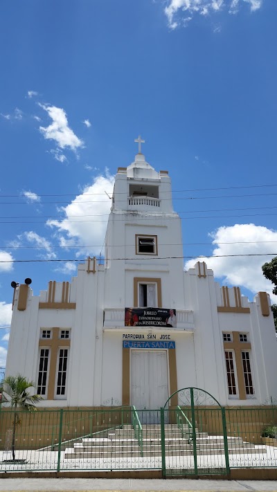 Photos of Iglesia Nuestra Se&ntilde;ora De La Altagracia