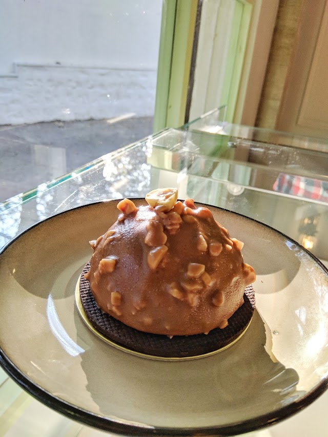 Feranoz Patisserie and café