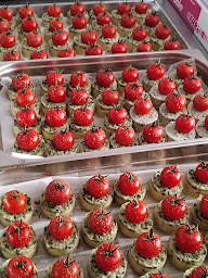 Photo n°11 de Auberge De l'est à l'ouest. restaurant, traiteur, pâtissier. à Poullaouen (Pâtisserie)