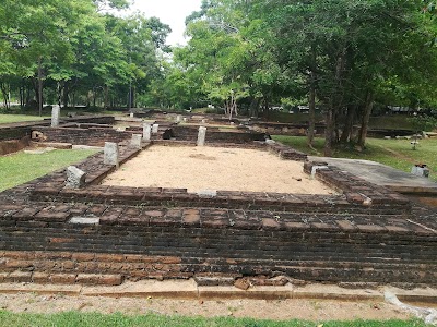 Photos of Lankaramaya Dagoba