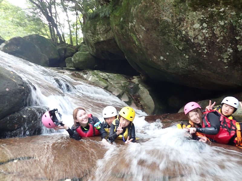 グッドリバー 滑床本社