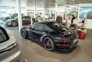 Photo n°30 de Centre Porsche Paris Saint-Maur à Saint-Maur-des-Fossés (Garage automobile)