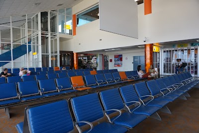 Photos of Queen Beatrix International Airport
