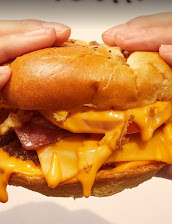 Duo Bacon Cheddar - Doble Crispy Chicken Brioche