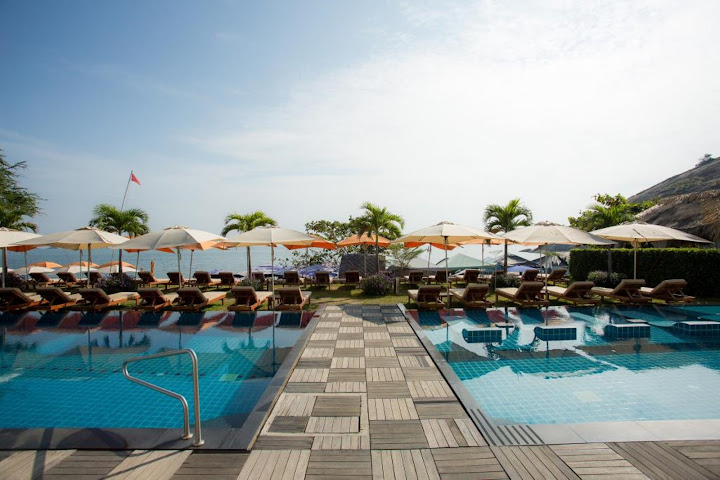 Sanae Beach Huahin by null