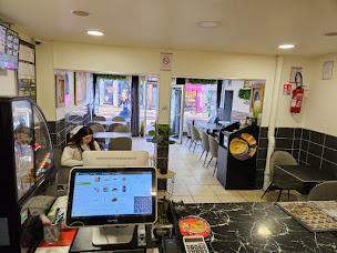 Photo n°28 de Ozalis Resto - Kebab au feu de bois, Pain & frite fait maison - Naan, Pizzas, Tacos, Burgers - Rouen à Rouen (Pizzeria)