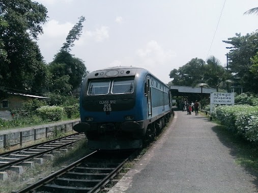 Pilimathalawa Railway Station, Author: Ruwan Rathnayake