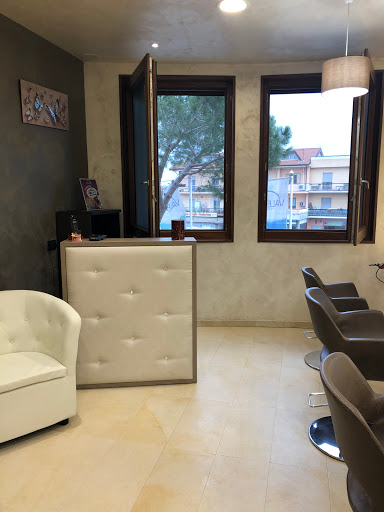 Sandy Beauty Salon - Thumbnail