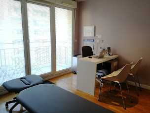 Photo n°10 de Marie Lanurien - Ostéopathe Courbevoie - La Défense à Courbevoie (Ostéopathe)