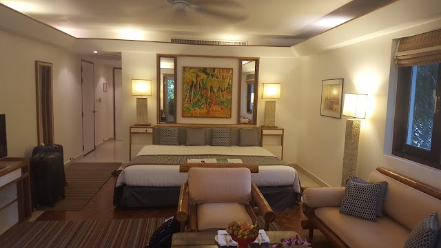 Mom Tri's Villa Royale