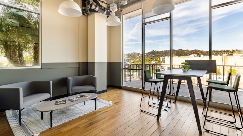 Spaces La Brea by null